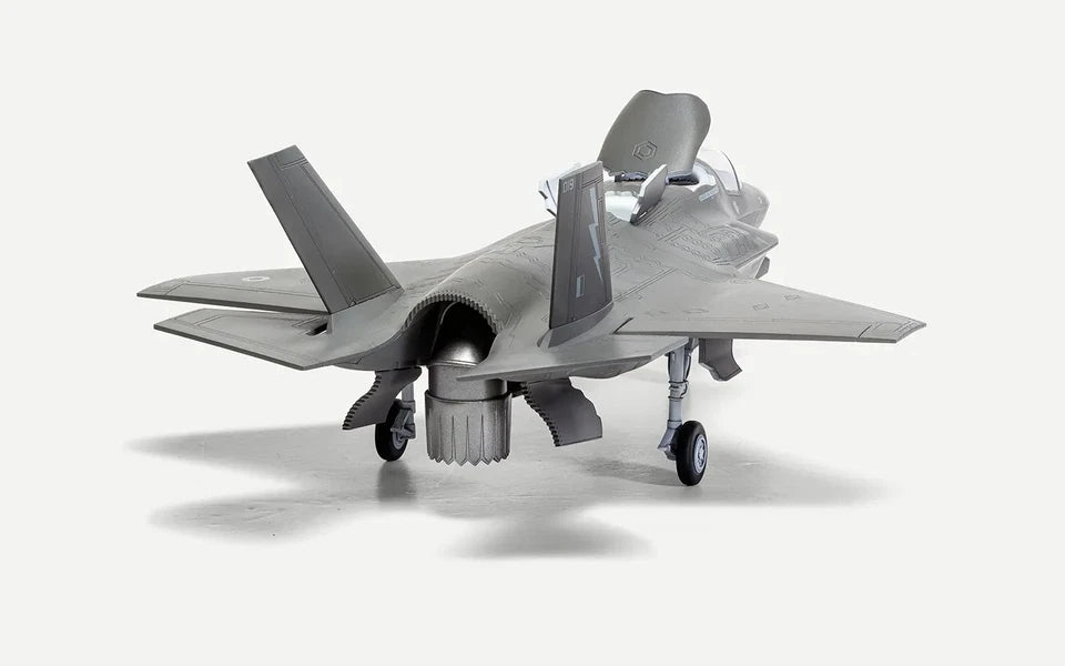 Airfix Starter Set – Lockheed Martin F - 35B Lightning II (1:72 Scale) by LAB7 Malta, Europe