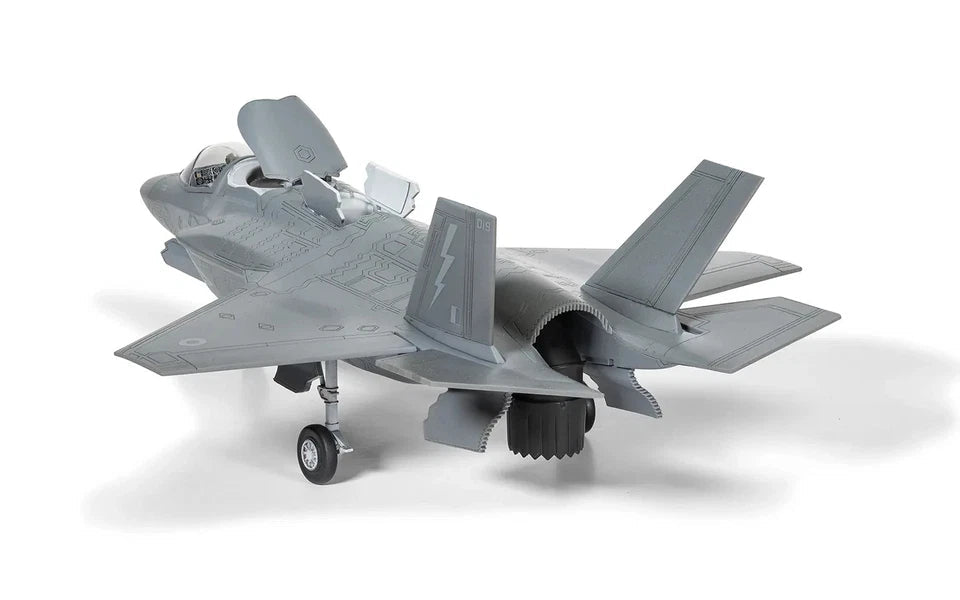 Airfix Starter Set – Lockheed Martin F - 35B Lightning II (1:72 Scale) by LAB7 Malta, Europe