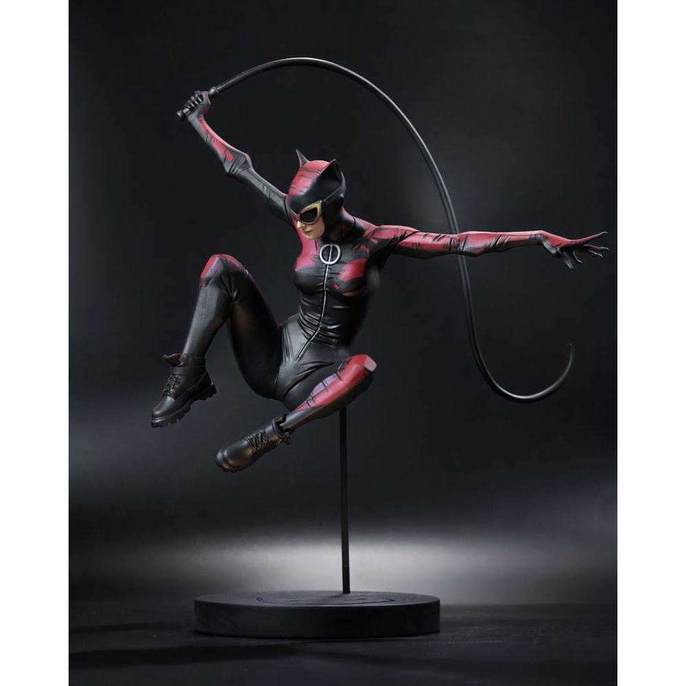 McFarlane DC Designer Series Catwoman 1/6 Scale Statue by Jock (33cm) by LAB7 Malta, Europe