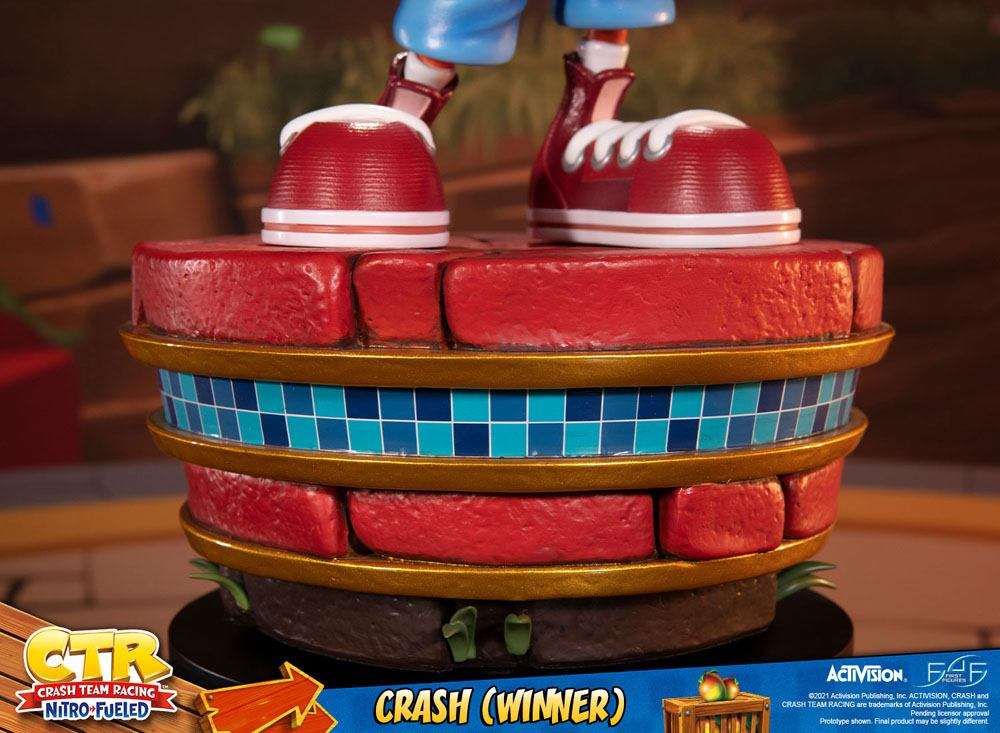 First 4 Figures First 4 Figures Crash Team Racing Nitro - Fuelled Statue Crash (Winner) 46 cm by LAB7 Malta, Europe