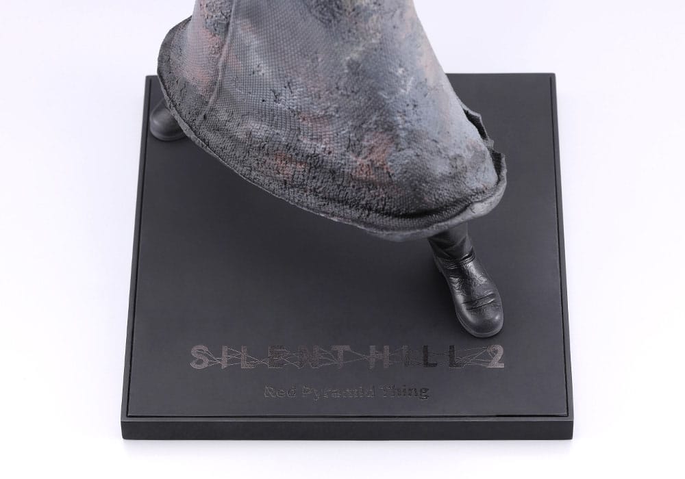 Kotobukiya Silent Hill 2 Red Pyramid Thing OSHI 26cm by LAB7 Malta, Europe