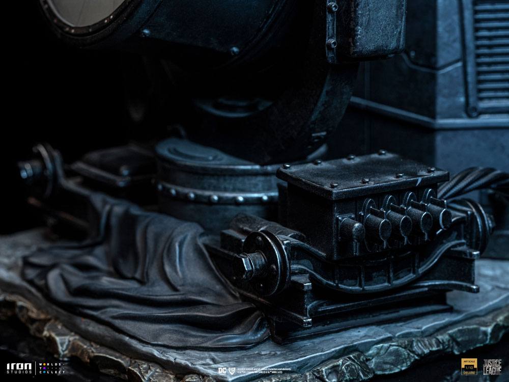 Iron Studios Zack Snyder's Justice League Deluxe Art Scale Statue 1/10 Batman on Batsignal by LAB7 Malta, Europe